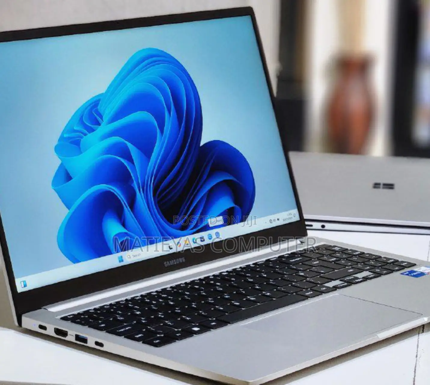 New Laptop Samsung 8GB Intel Core I5 SSD 512GB