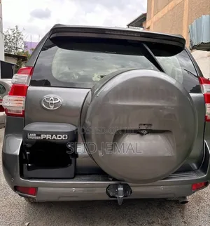 Toyota Land Cruiser Prado 2015 Gray