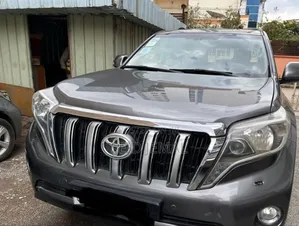 Photo - Toyota Land Cruiser Prado 2015 Gray