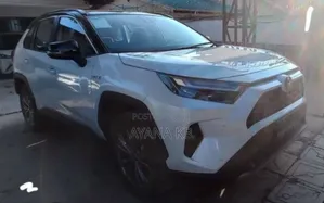 Photo - New Toyota RAV4 Hybrid 2024 White