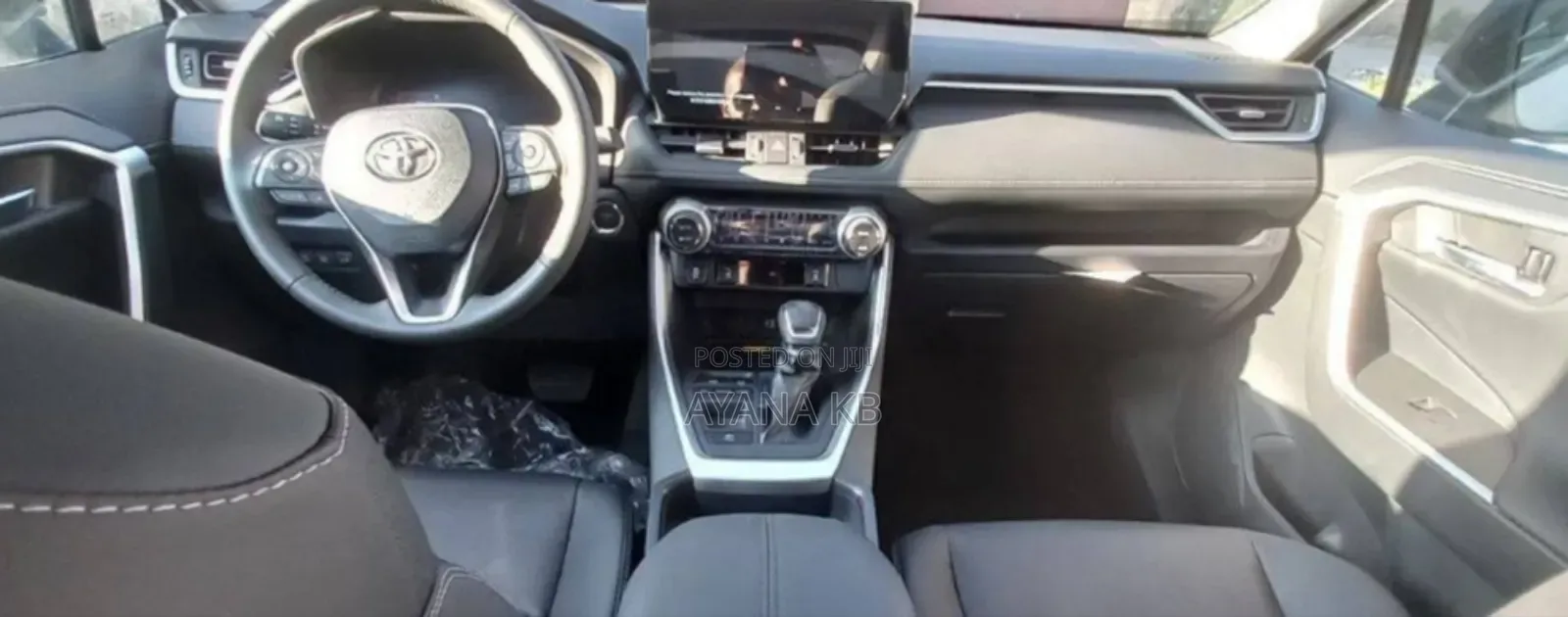 New Toyota RAV4 Hybrid 2024 White