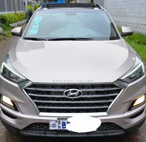 Photo - Hyundai Tucson 2020 Gold