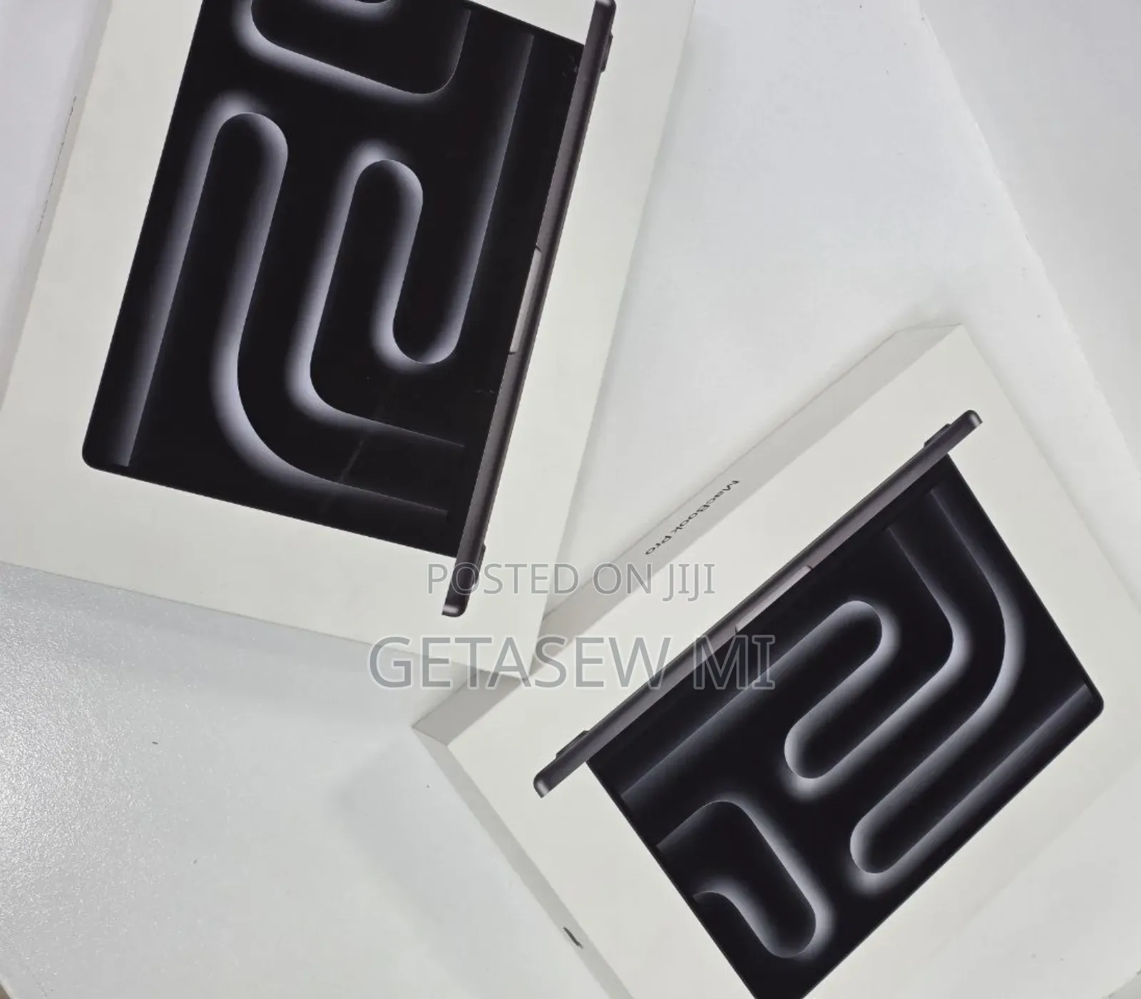 New Apple MacBook Pro 2024 M4 Max 14-Inch 16GB Apple M4 Pro SSD 1T