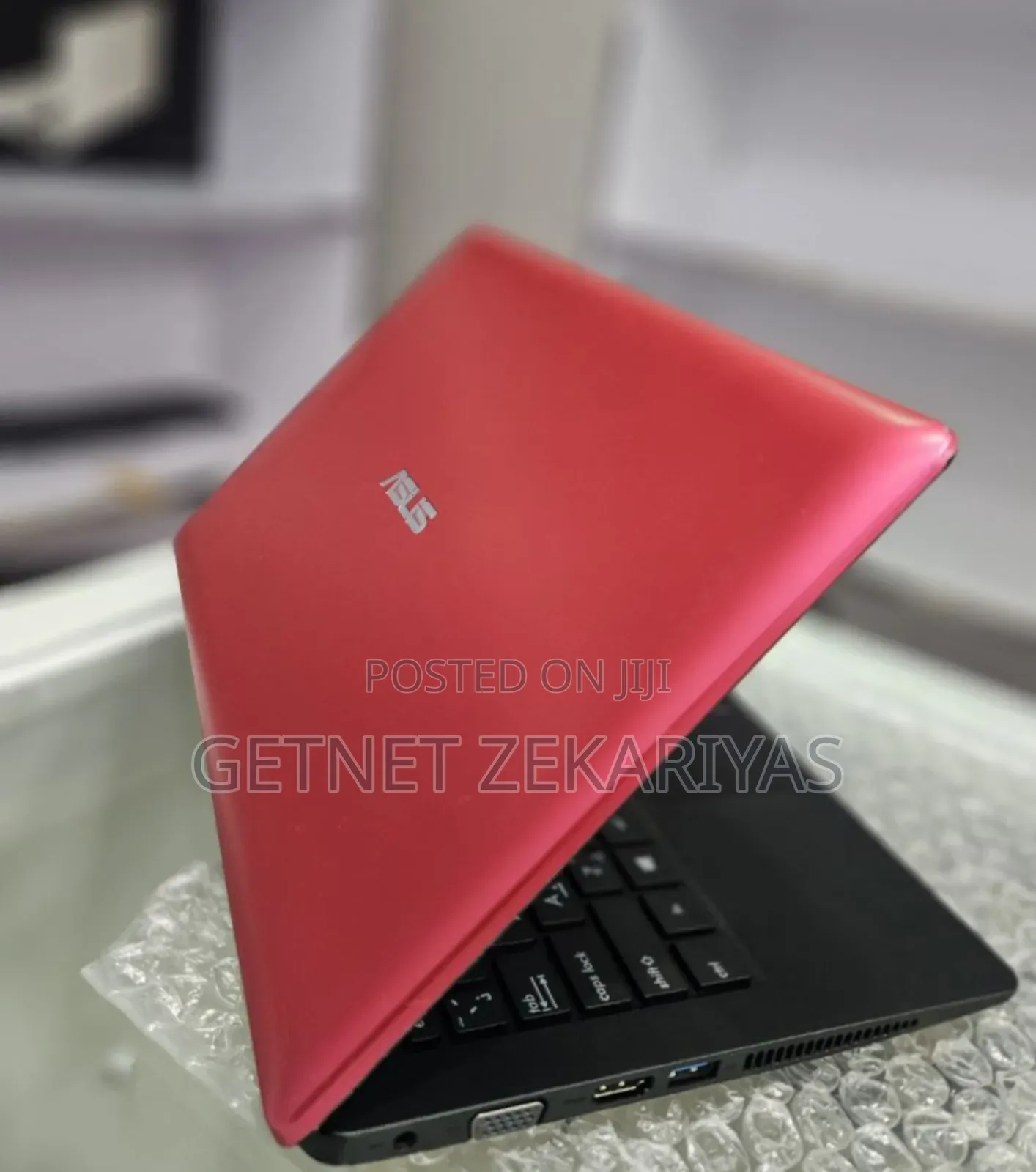 New Laptop Asus 2GB Intel Pentium SSD 320GB