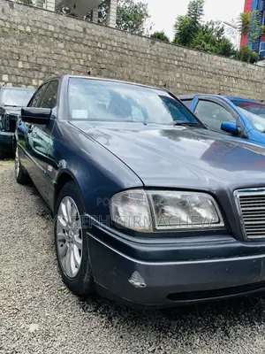Photo - Mercedes-Benz C200 1995 Silver