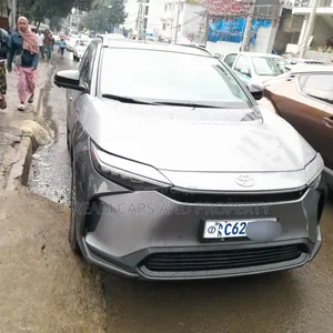 Photo - Toyota bZ4X 71.4 kWh AWD 2022 Gray