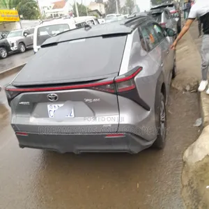 Toyota bZ4X 71.4 kWh AWD 2022 Gray