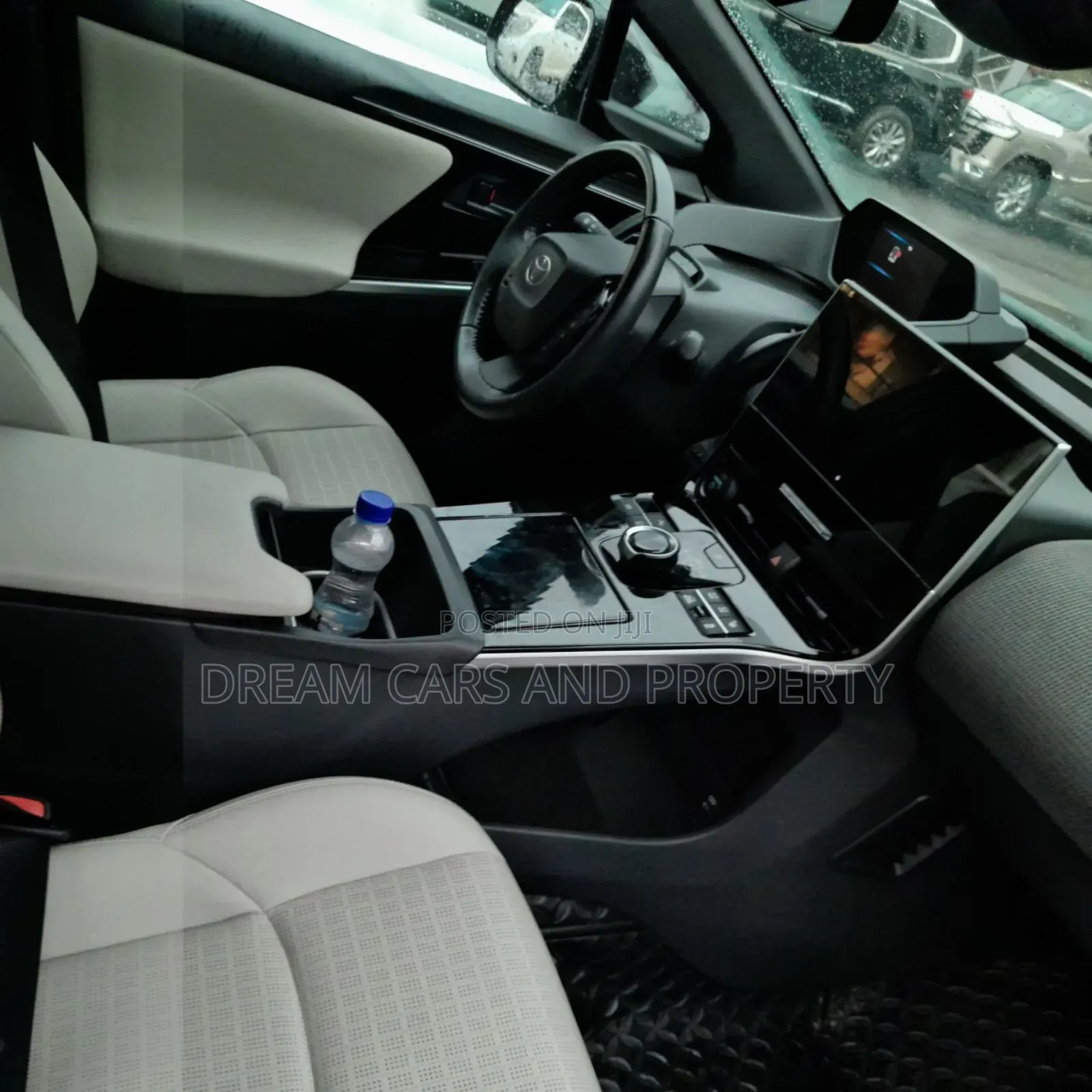 Toyota bZ4X 71.4 kWh AWD 2022 Gray