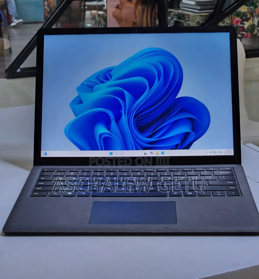 New Laptop Microsoft Surface 16GB Intel Core I7 SSD 512GB