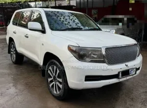 Photo - Toyota Land Cruiser 4.5 V8 GXR 2011 White