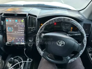 Toyota Land Cruiser 4.5 V8 GXR 2011 White