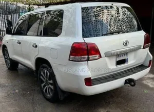 Toyota Land Cruiser 4.5 V8 GXR 2011 White