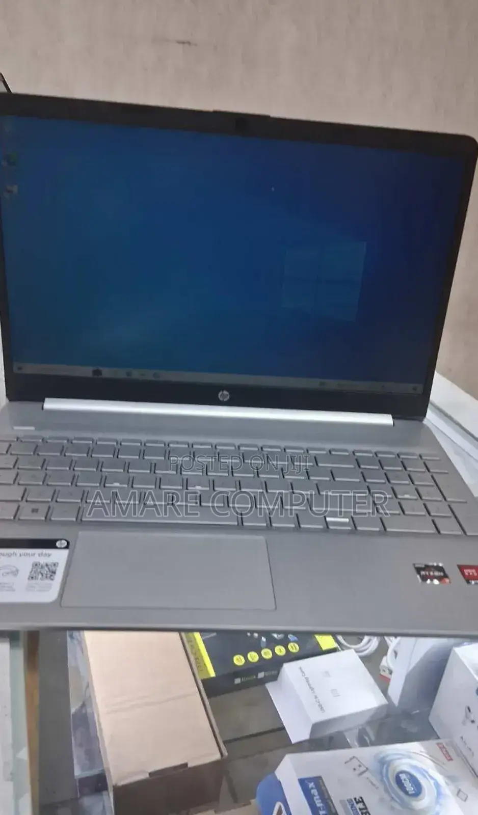 New Laptop HP 8GB AMD Ryzen 3 SSD 256GB