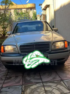 Photo - Mercedes-Benz C180 1994 Gold