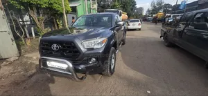 Photo - Toyota Tacoma 2017 Black