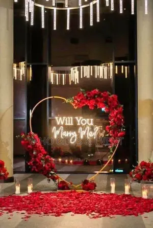 Photo - Engagement Decore