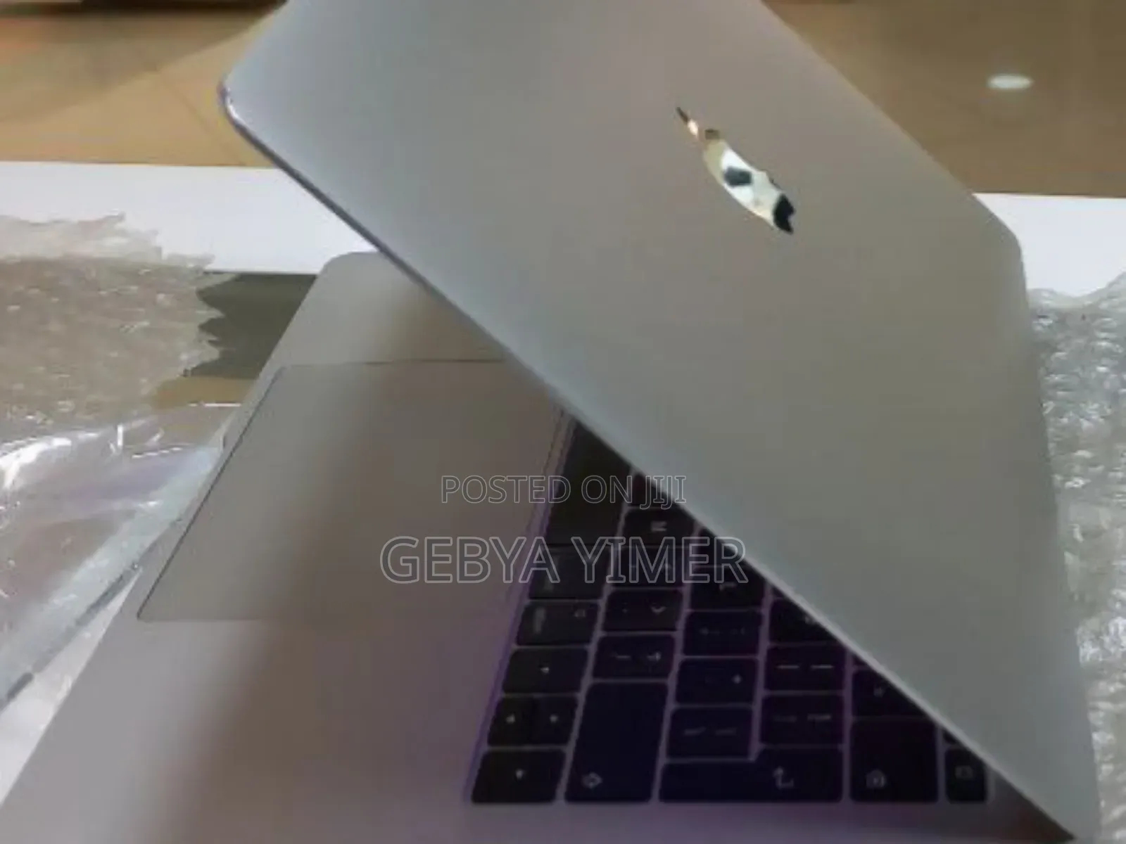 New Laptop Apple MacBook Pro 2017 8GB Intel Core I5 SSD 256GB