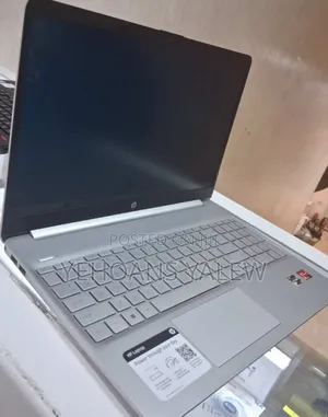 New Laptop HP 8GB AMD Ryzen 3 SSD 256GB