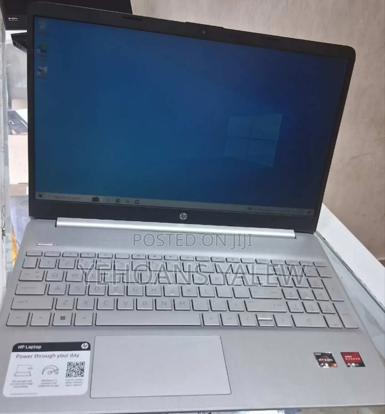 New Laptop HP 8GB AMD Ryzen 3 SSD 256GB