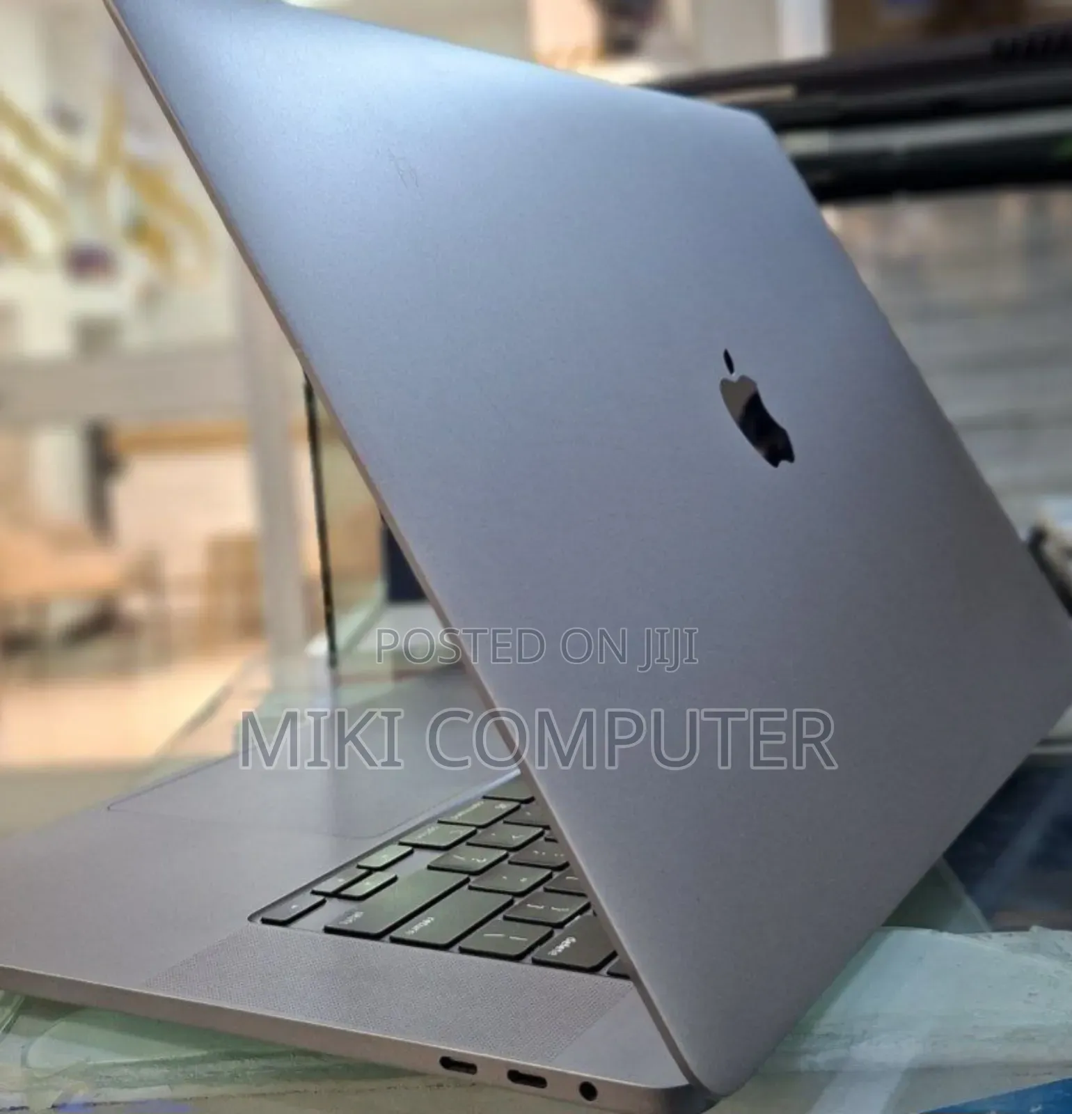 New Laptop Apple MacBook Pro 2019 32GB Intel Core I9 SSD 512GB