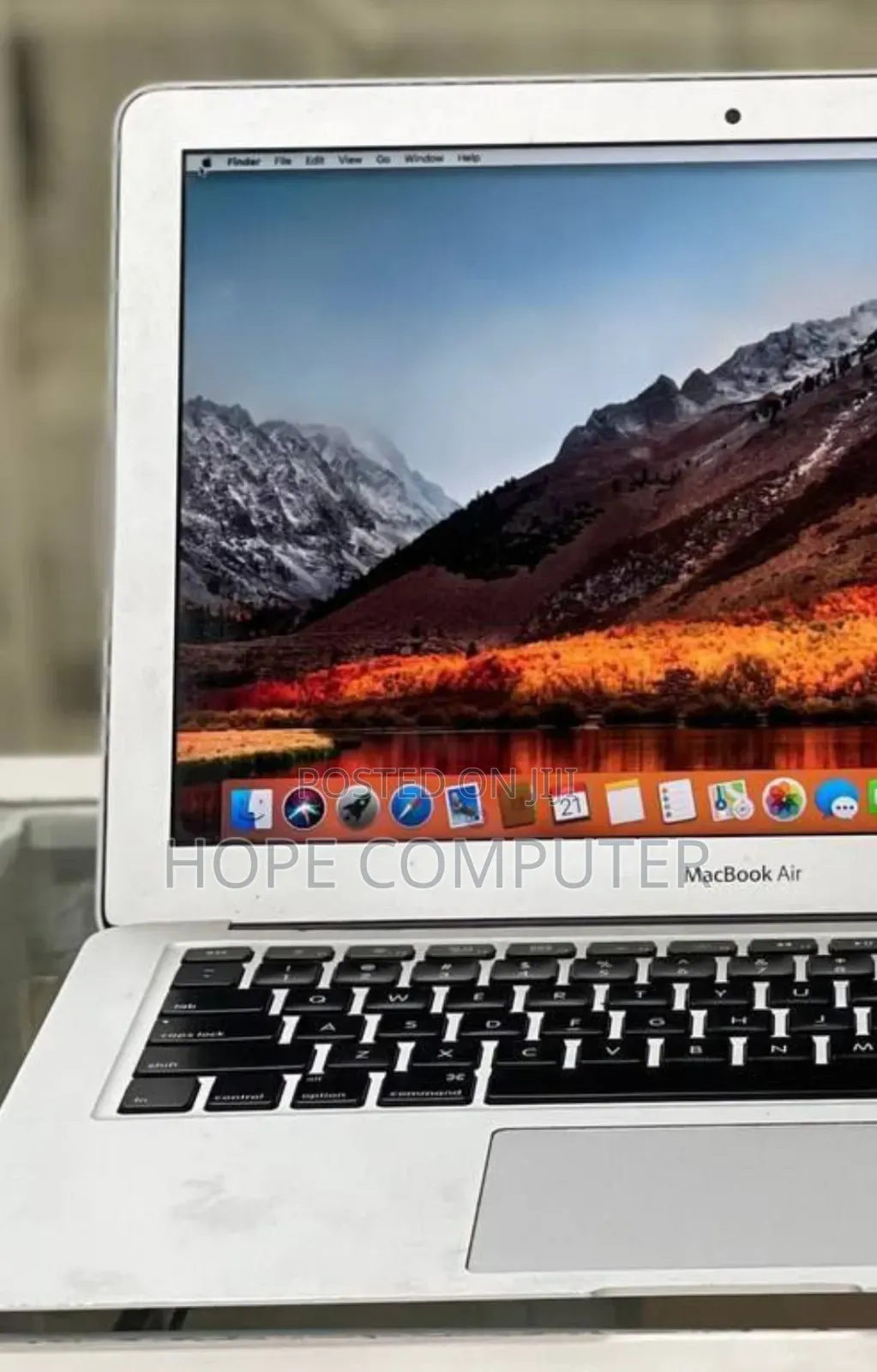 New Laptop Apple MacBook Pro 2017 8GB Intel Core I5 SSD 256GB