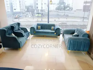 Salubrious 7 Seater Sectional Sofa Set. ሶፋ