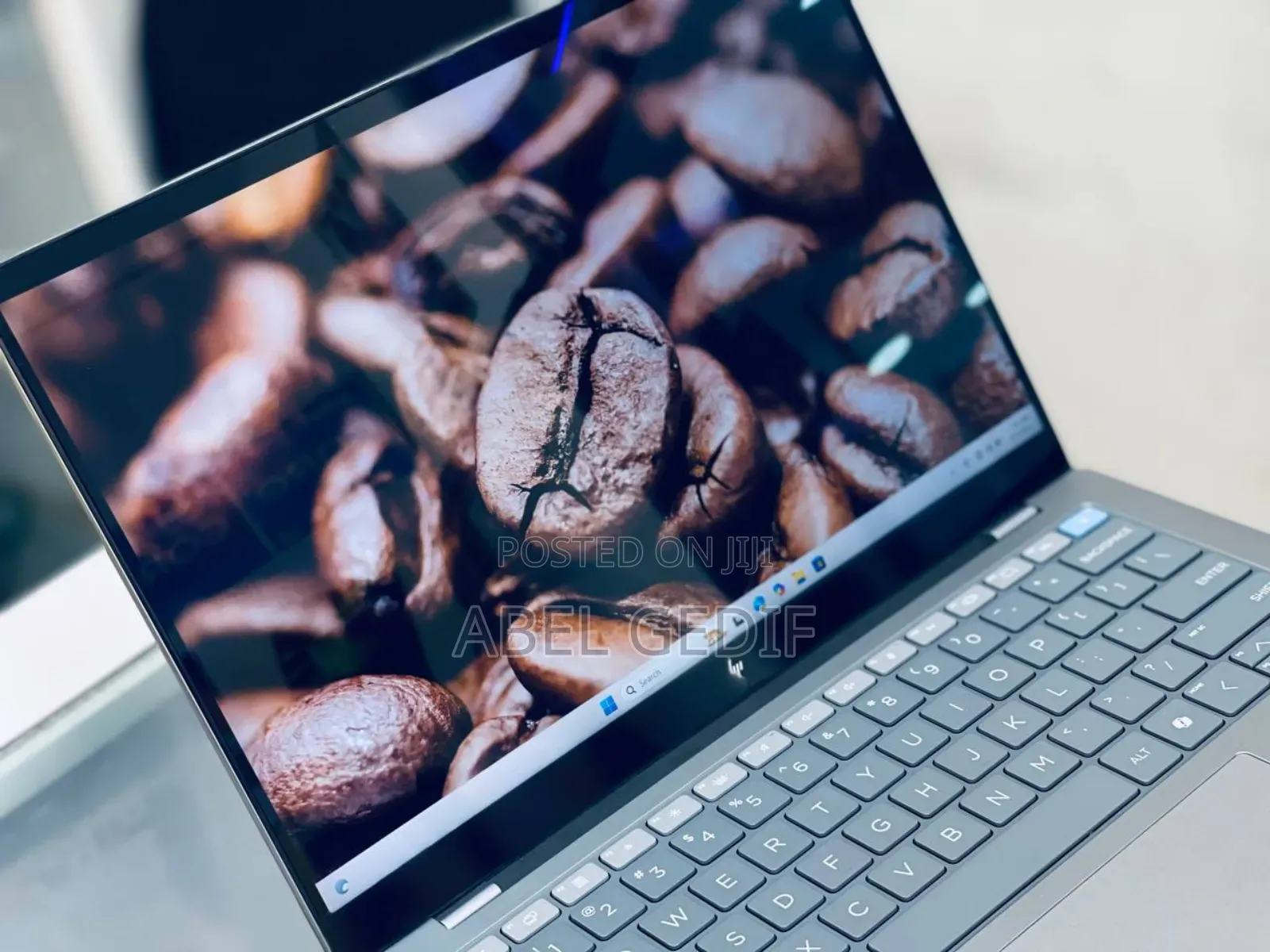 New Laptop HP OmniBook 5 14" 16GB Qualcomm Snapdragon X Elite SSD 1T