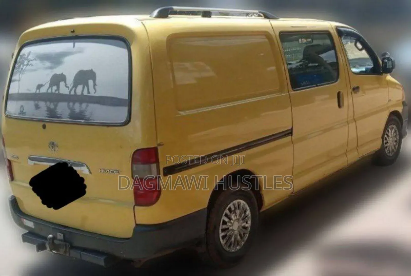 Toyota HiAce 2010 Yellow