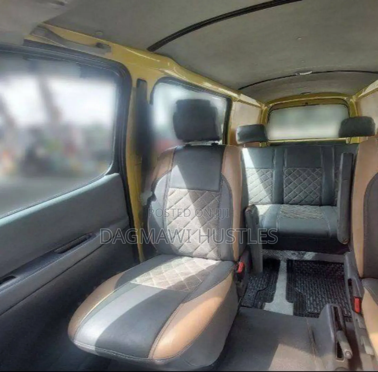 Toyota HiAce 2010 Yellow