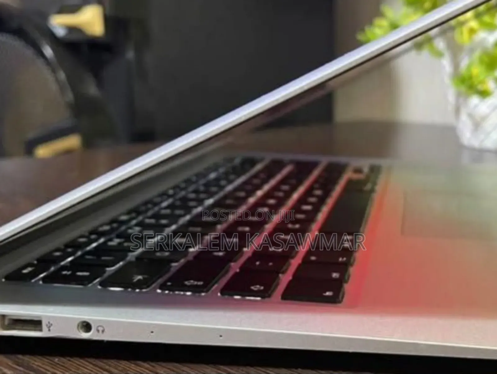 New Laptop Apple MacBook Air 2015 4GB Intel Core I5 SSD 256GB