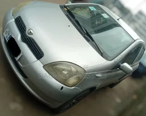 Toyota Vitz 2001 Silver