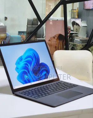 New Laptop Microsoft Surface 16GB Intel Core I7 SSD 512GB