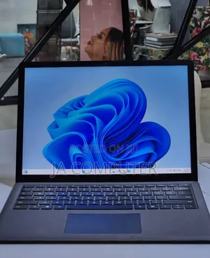 New Laptop Microsoft Surface 16GB Intel Core I7 SSD 512GB