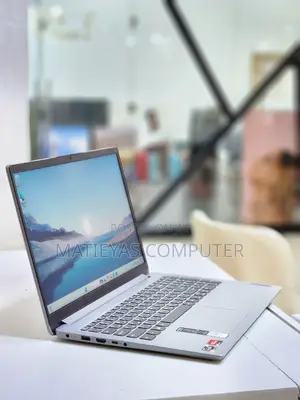 New Laptop Lenovo Ideapad 3 8GB AMD Ryzen 5 SSD 512GB