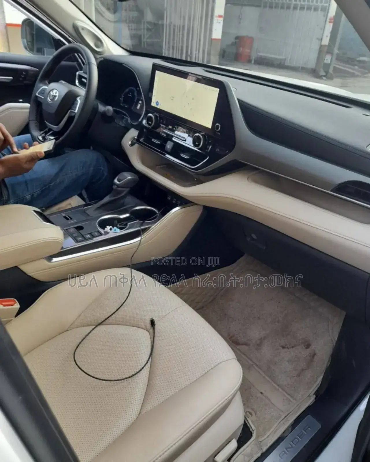 Toyota Highlander Hybrid 2024 Ivory