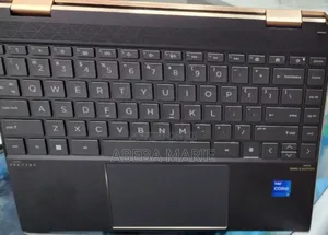 New Laptop HP Spectre X360 8GB Intel Core I7 SSD 1T