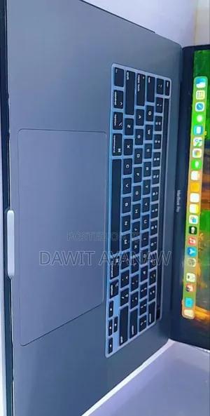 New Laptop Apple MacBook Pro 2019 16GB Intel Core I9 SSD 512GB