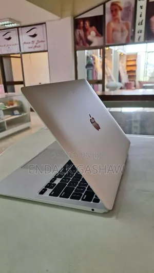 New Laptop Apple MacBook Air 2020 M1 8GB Intel Core M SSD 256GB