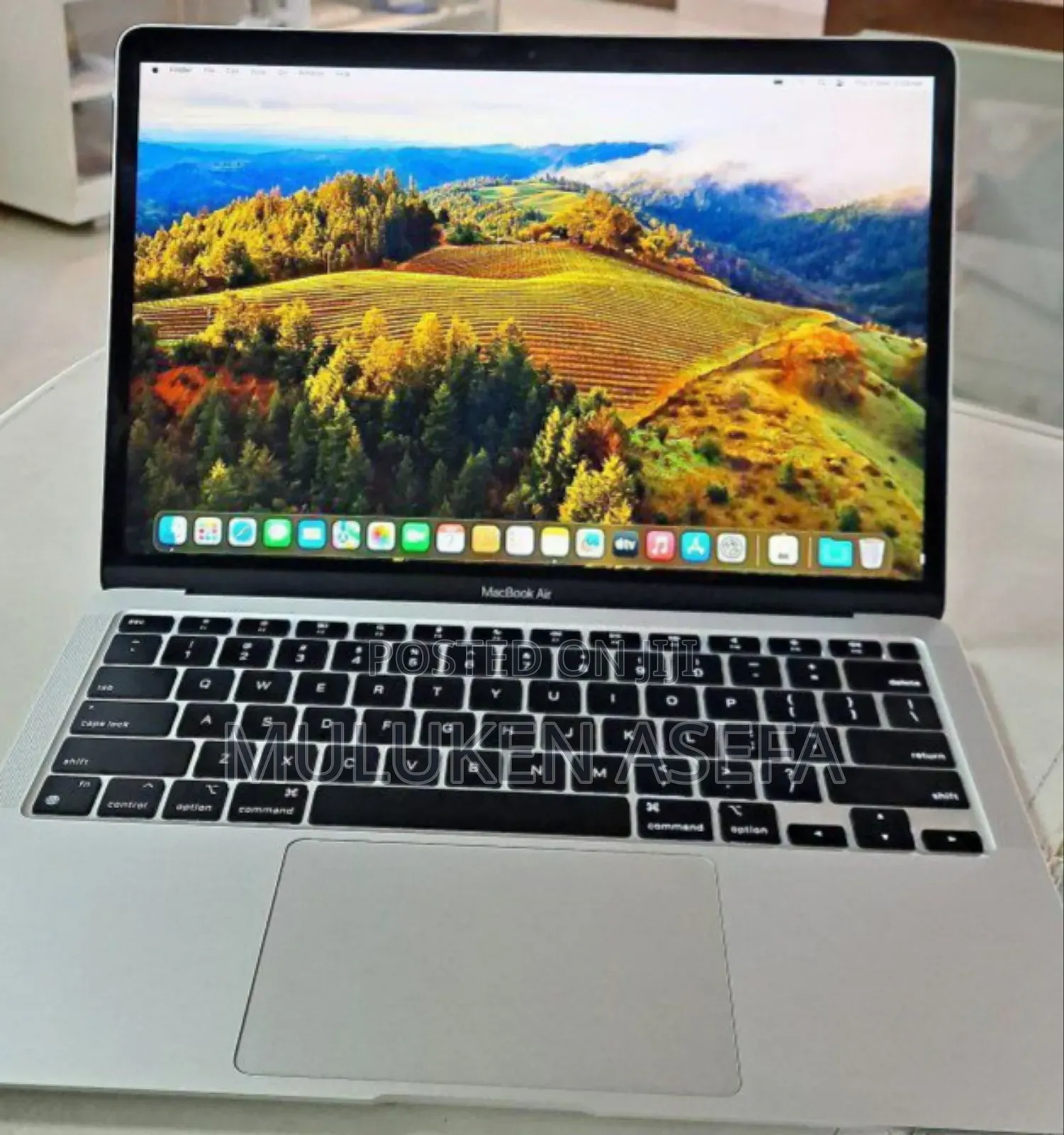 New Laptop Apple MacBook Air 8GB Apple M1 Pro SSD 256GB
