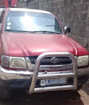 Photo - Toyota Hilux 2003 Burgundy
