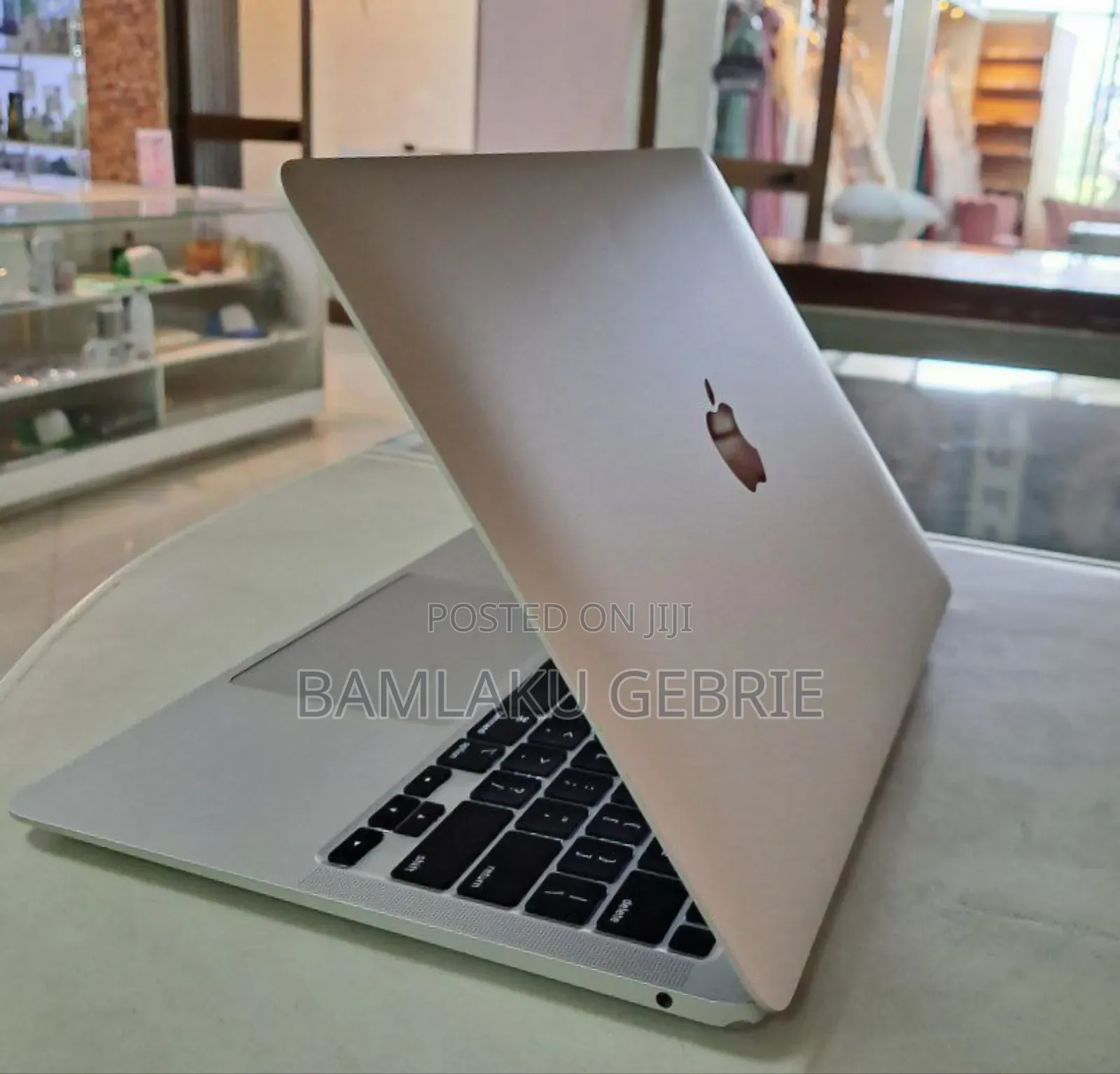 New Laptop Apple MacBook Air 8GB Apple M1 SSD 256GB