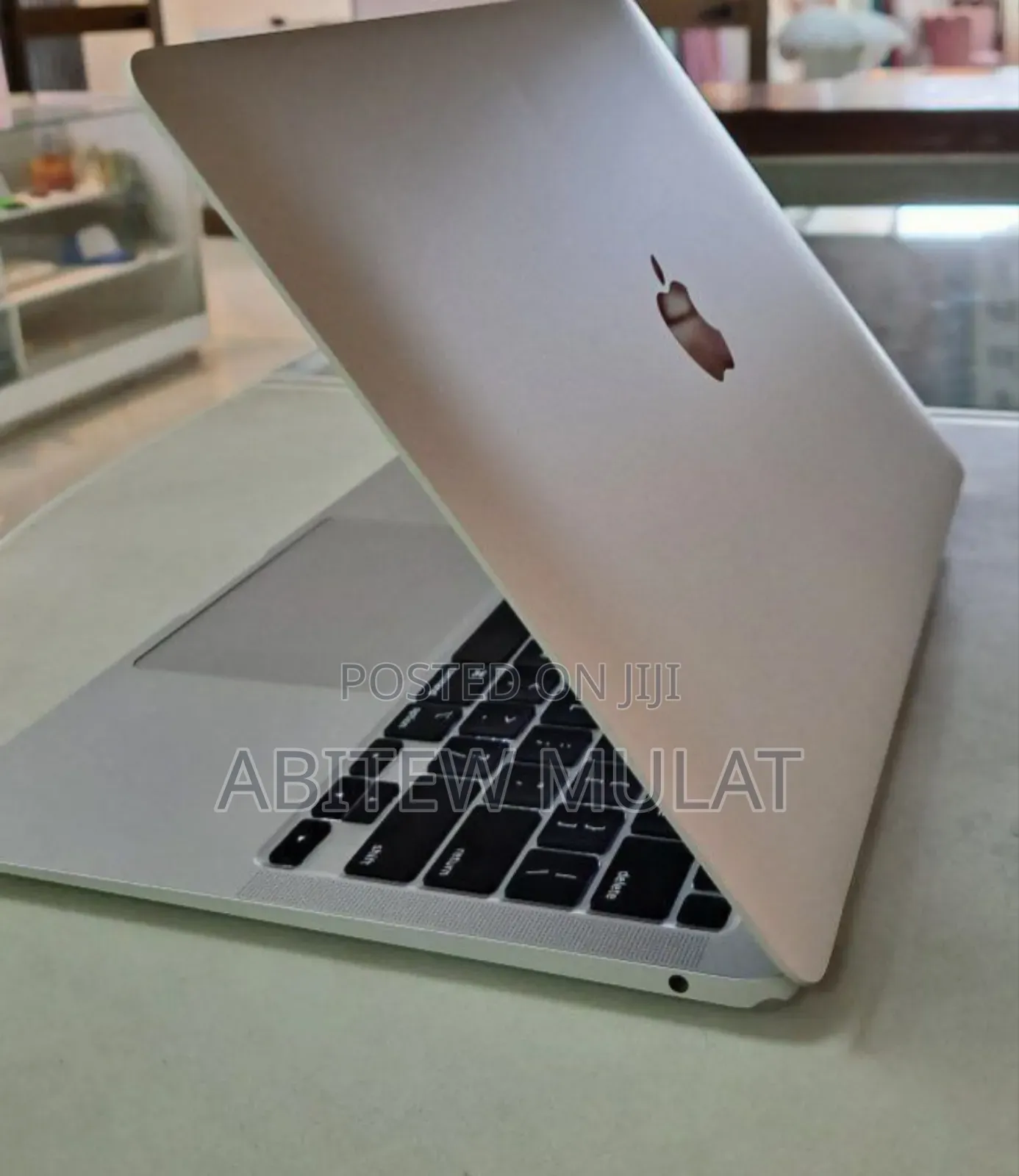 New Laptop Apple MacBook Air 2020 M1 8GB Apple M1 SSD 256GB