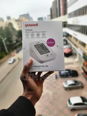 Photo - Digital Yuwell Blood Pressuer Monitor型式bp Monitor Device