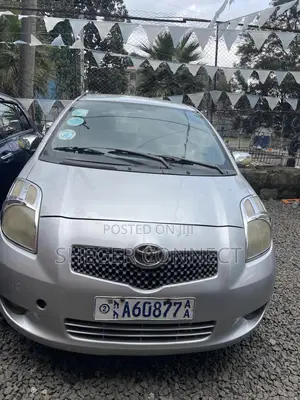 Photo - Toyota Yaris 2007 Silver