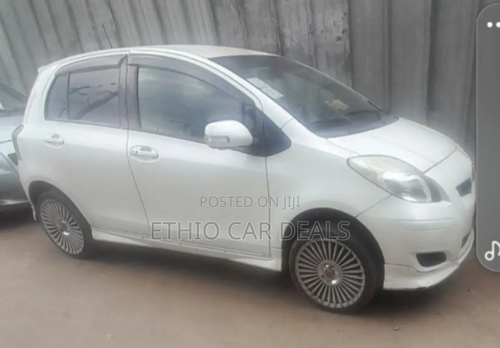 Toyota Yaris 2010 White