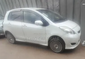 Toyota Yaris 2010 White