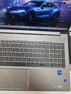 New Laptop HP ZBook Firefly G8 32GB Intel Core I7 SSD 1T