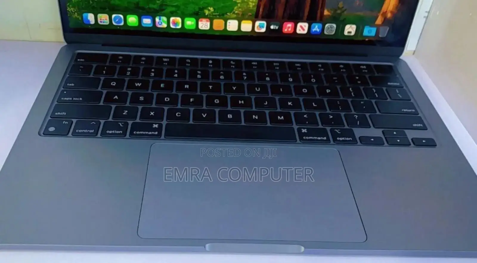 New Laptop Apple MacBook Air 2022 M2 16GB Apple M2 SSD 256GB