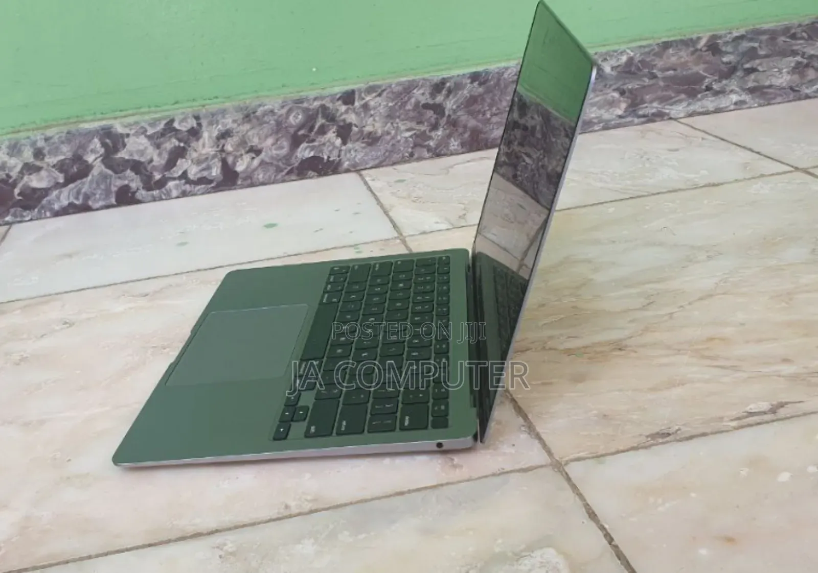 New Laptop Apple MacBook Air 2020 M1 8GB Apple M1 SSD 256GB