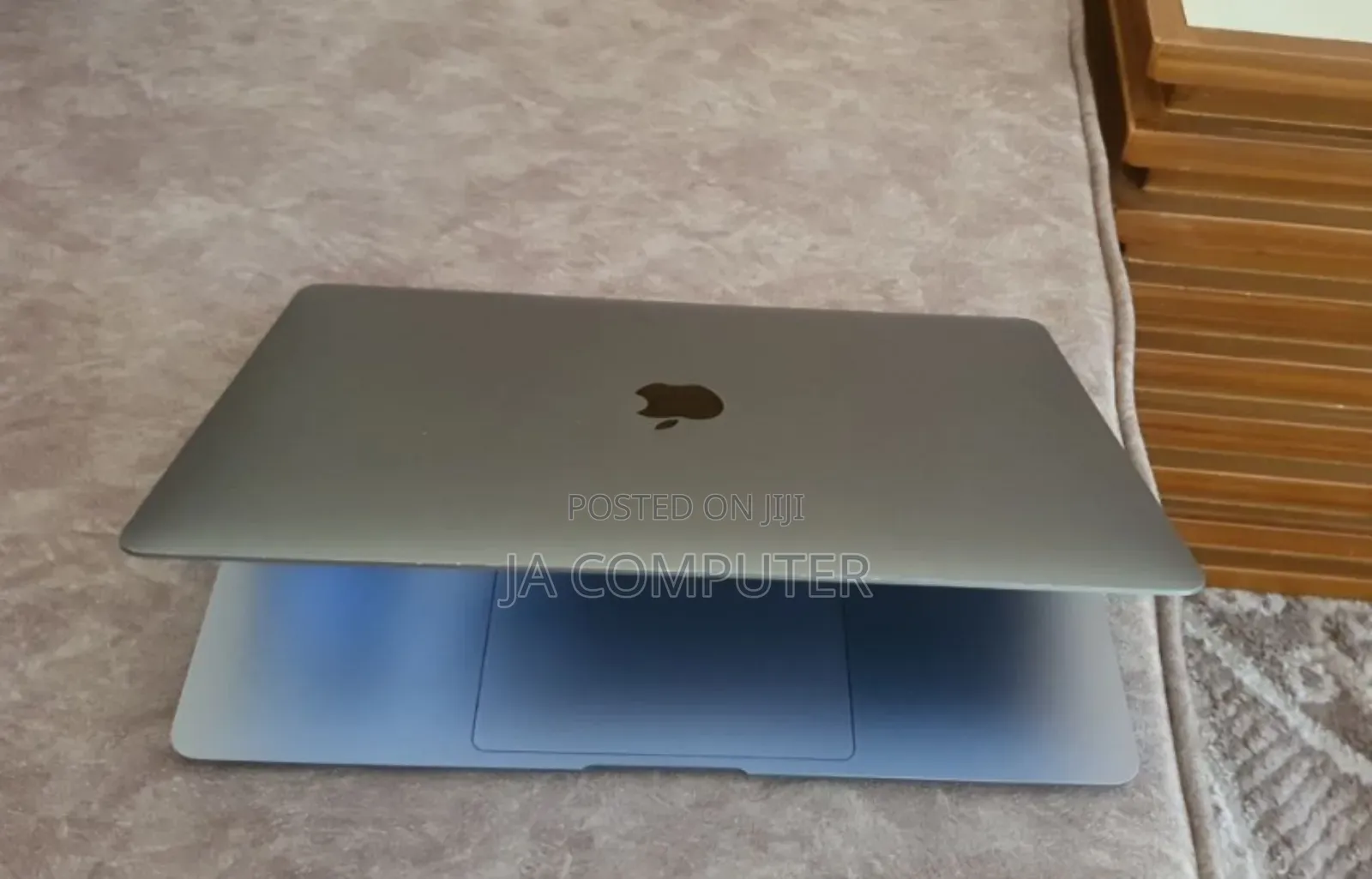 New Laptop Apple MacBook Air 2020 M1 8GB Apple M1 SSD 256GB